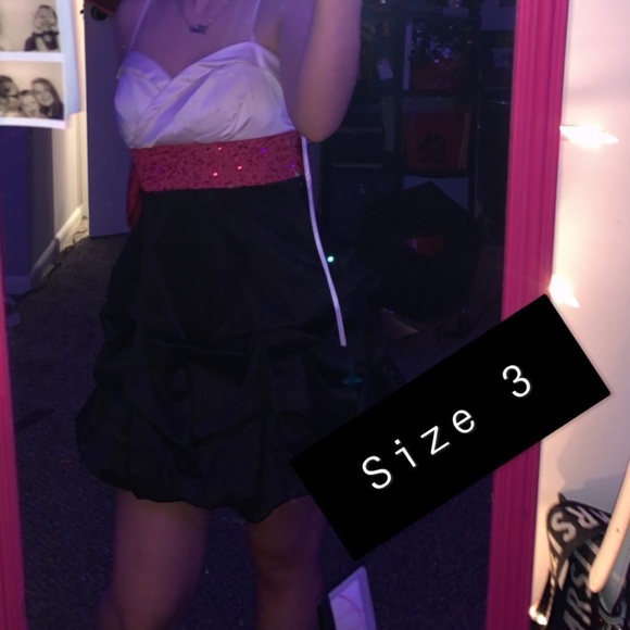 Homecoming dresses - Picture 4 of 5